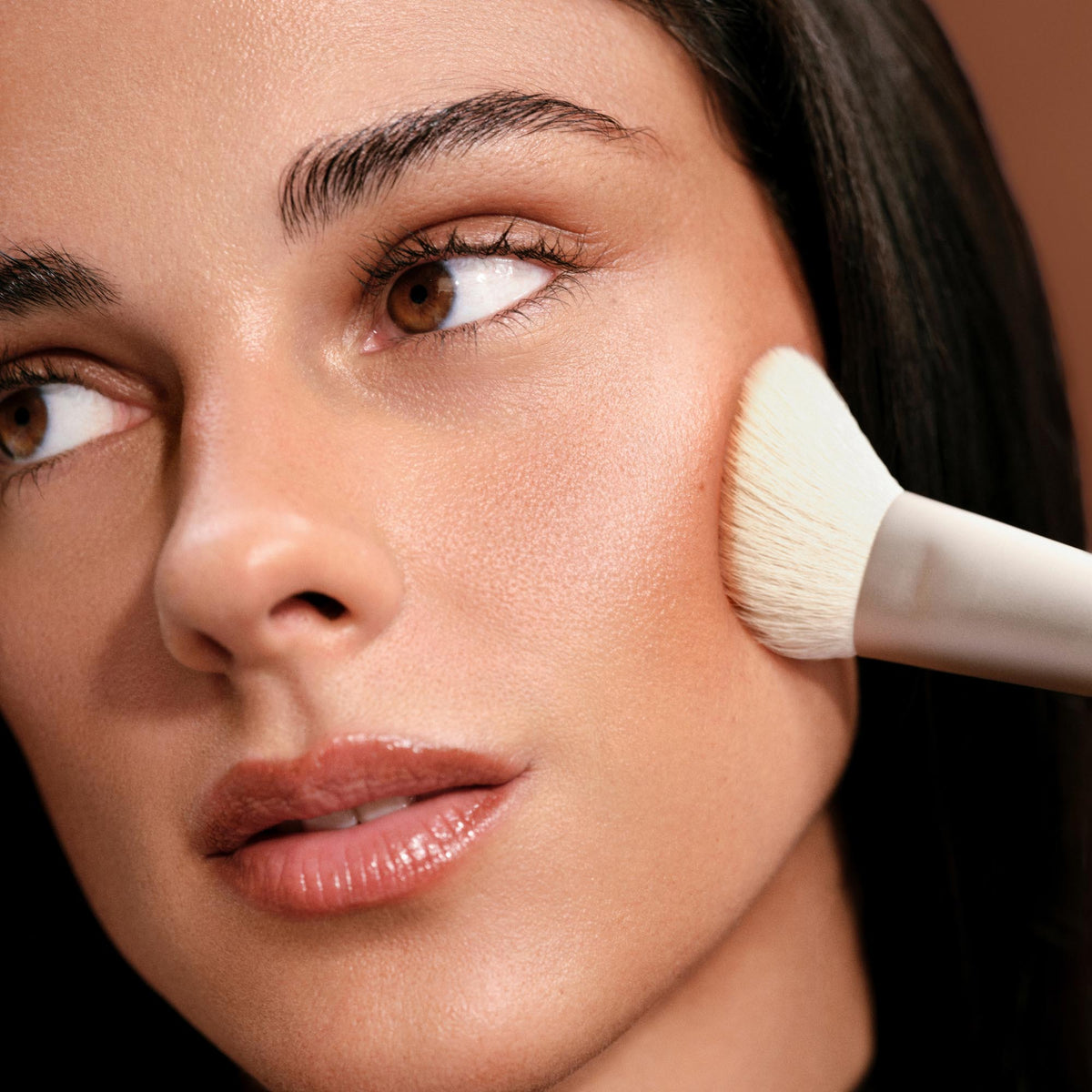 the-bronzer-brush-g5 Bronzer_Brush.jpg