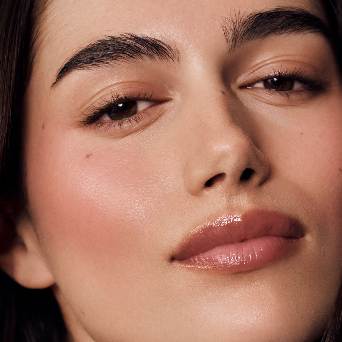 the-dewy-pink-set-c8 HOL25-Pink-Dewy-Set-Model-Pink-Sunset.jpg